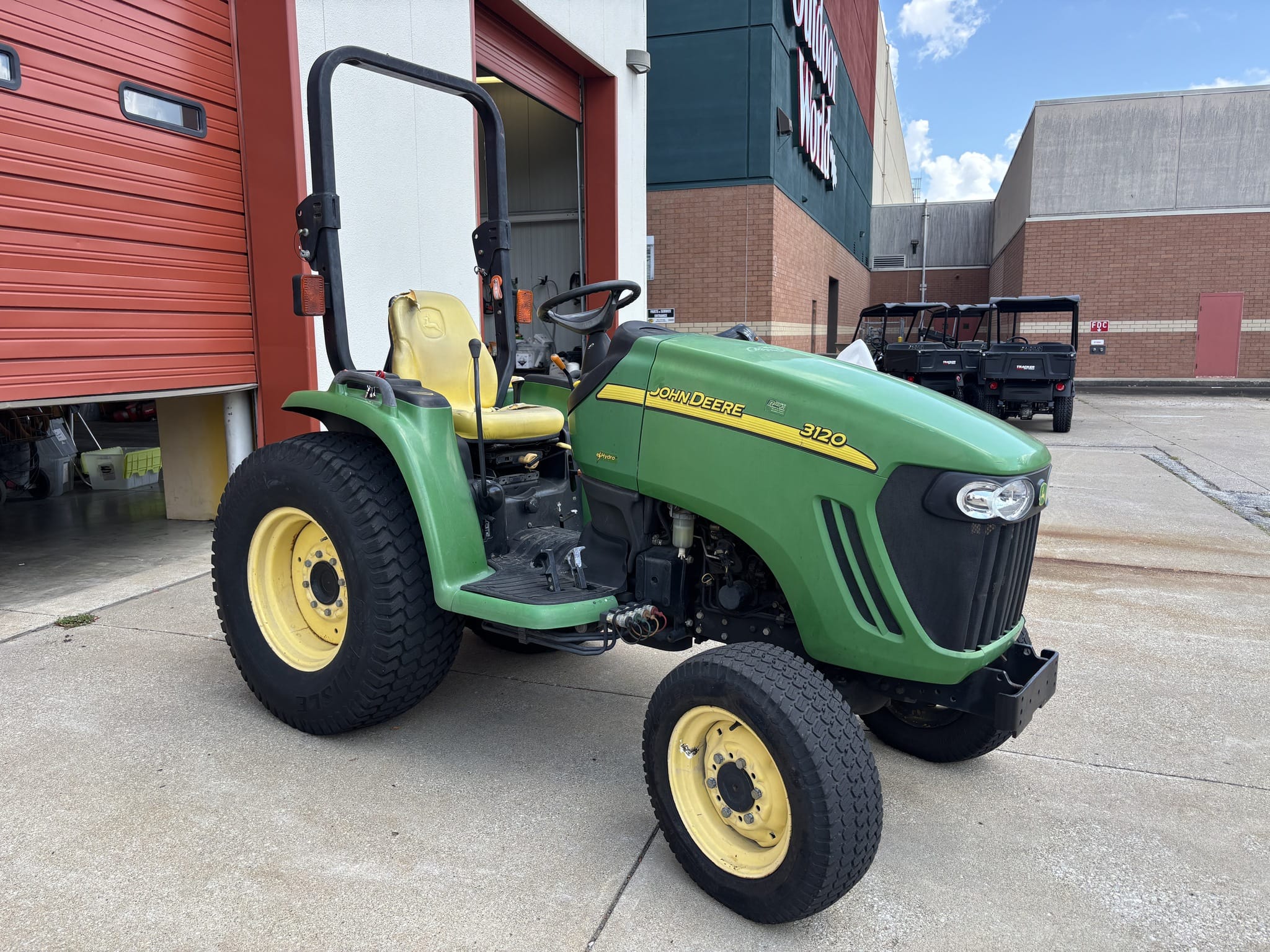 2005 John Deere 3120 Image