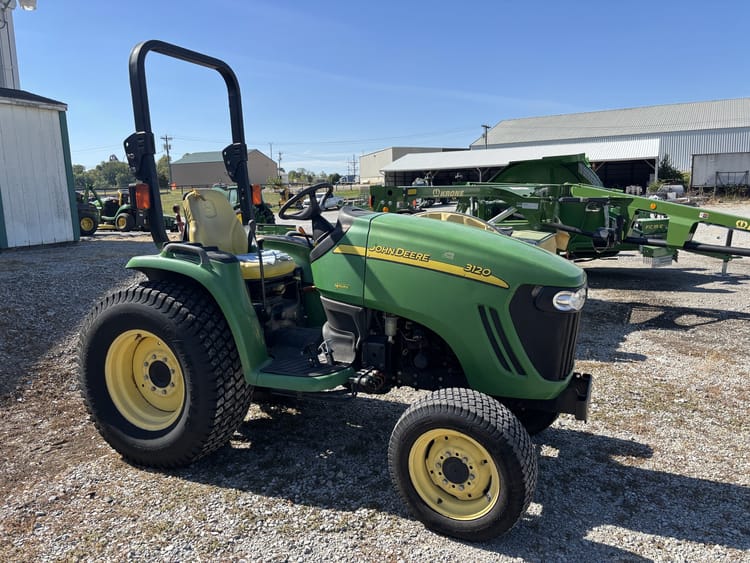 2005 John Deere 3120 Image
