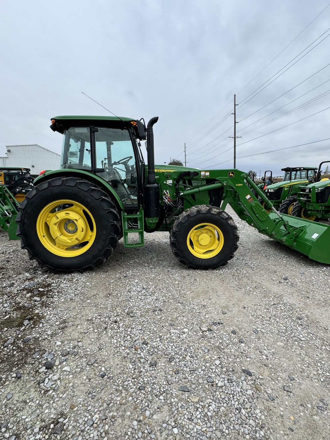 2023 John Deere 6105E cab Image