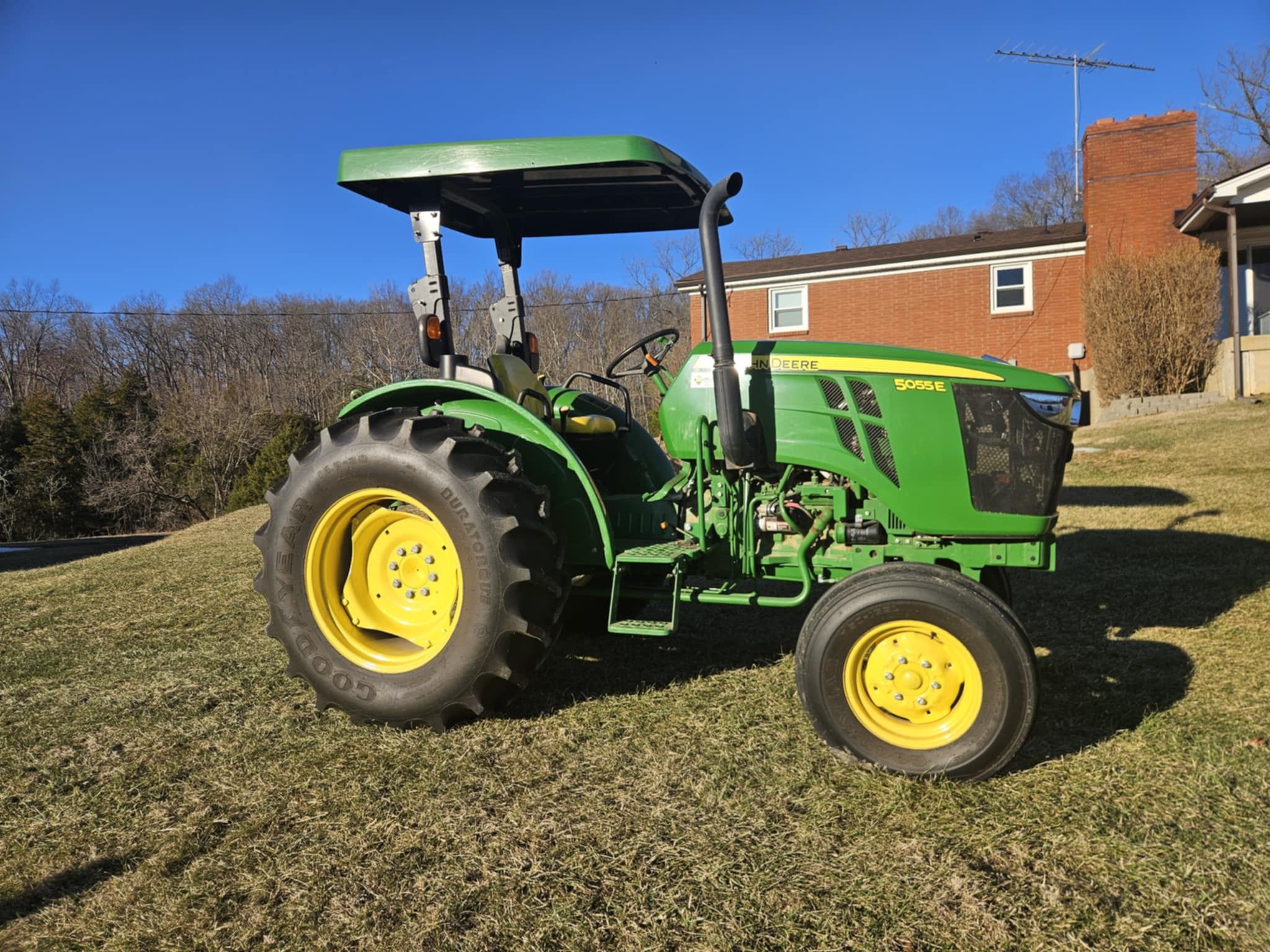 2016 John Deere 5055E Image