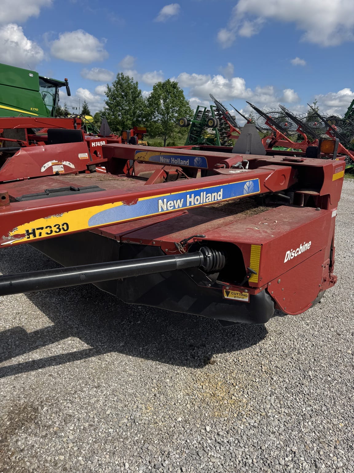 2011 New Holland H7330 Image