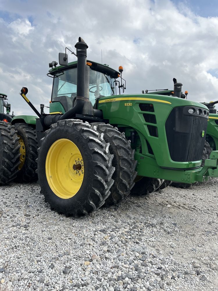 2011 John Deere 9330