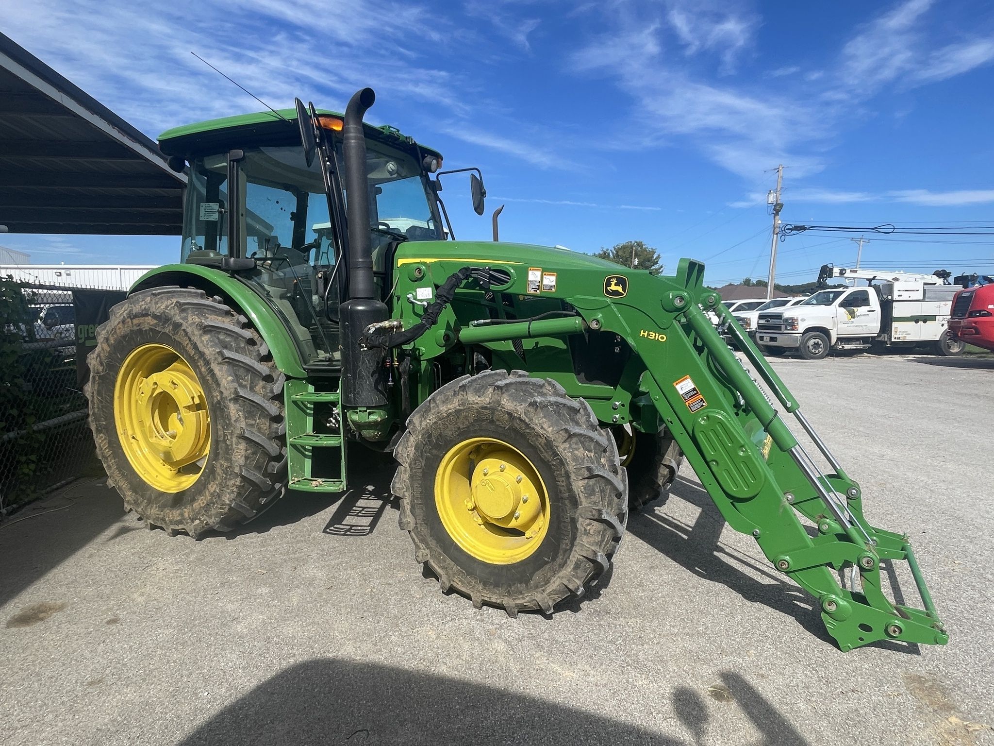 2022 John Deere 6105E cab