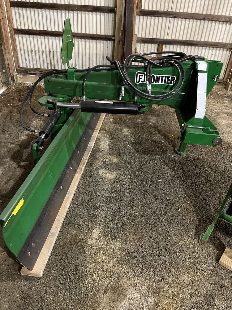 2019 Frontier RB2410 Image