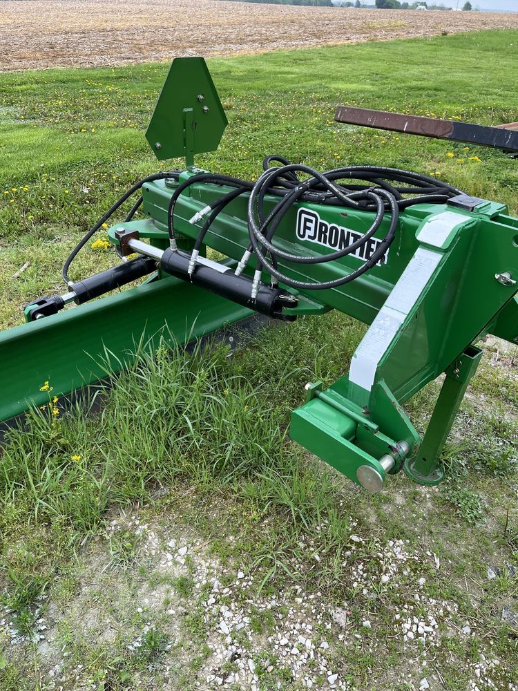 2019 Frontier RB2410 Image