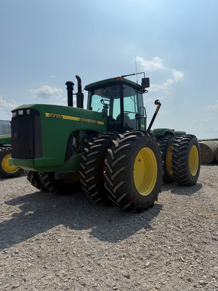 2001 John Deere 9200 Image