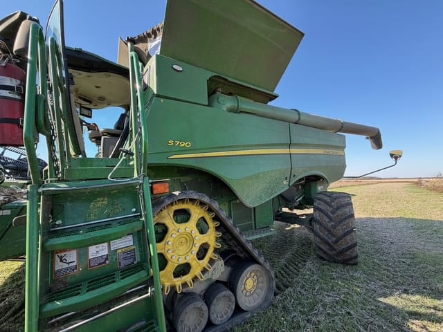 2023 John Deere S790 Image