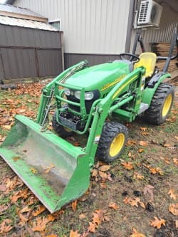 2007 John Deere 2320 Image
