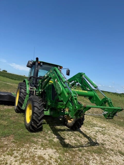 2016 John Deere 6120E Image