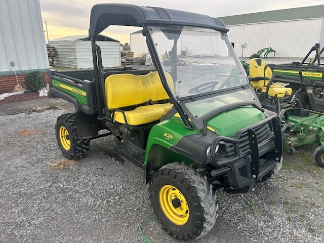 2013 John Deere XUV 825I GREEN Image