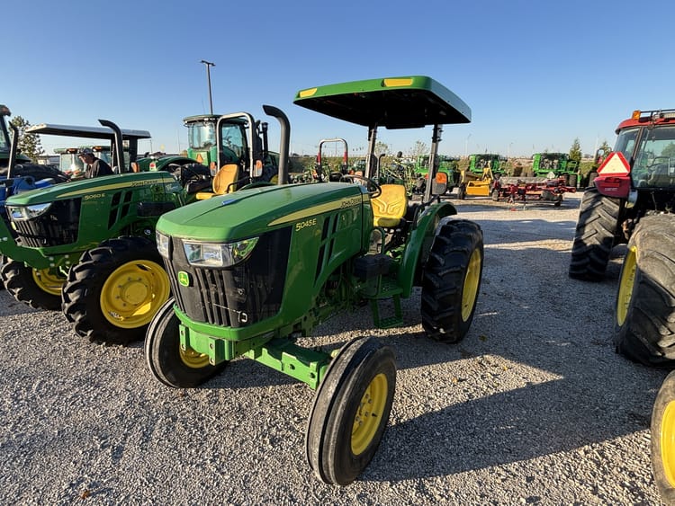 2015 John Deere 5045E Image