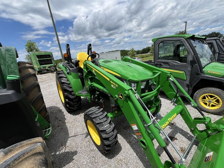 2023 John Deere 4052R