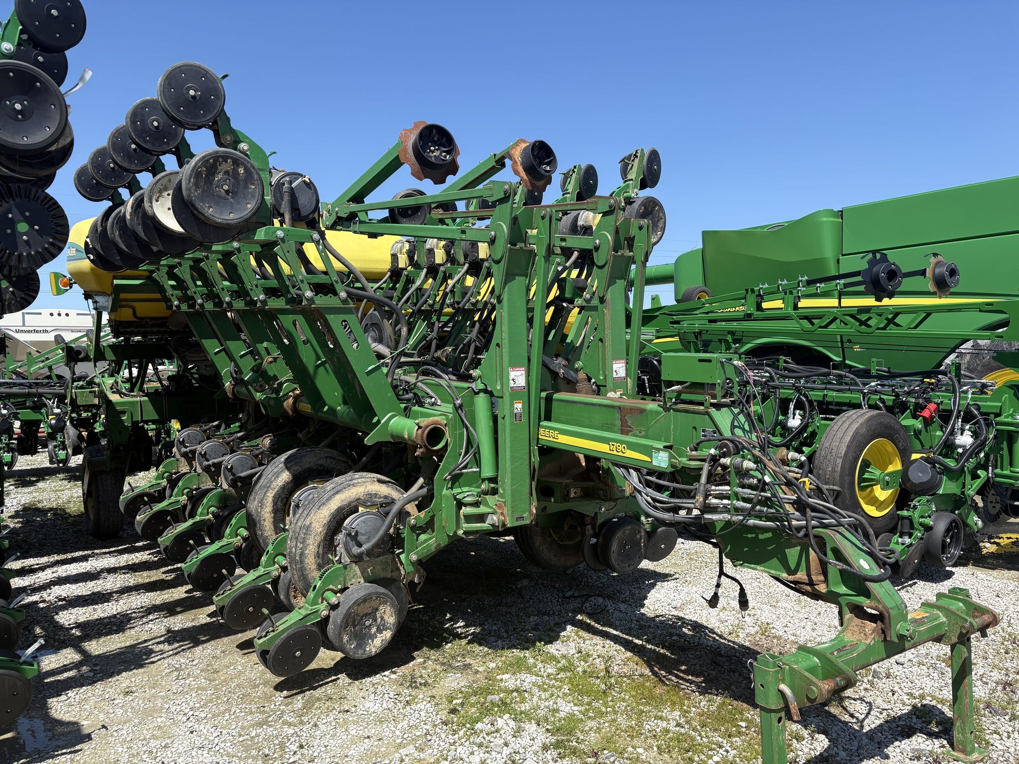 2011 John Deere 1790 Image