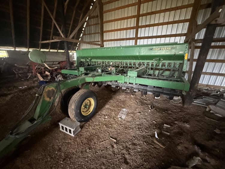 1994 John Deere 750 Image
