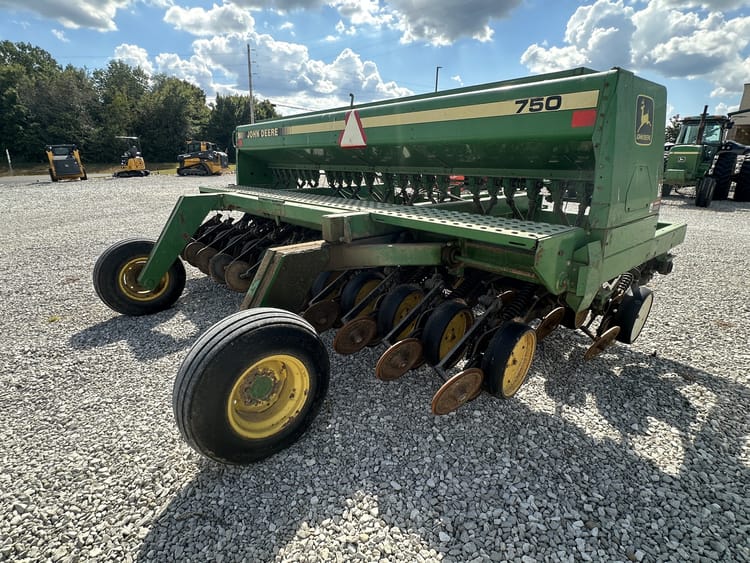 1994 John Deere 750 Image