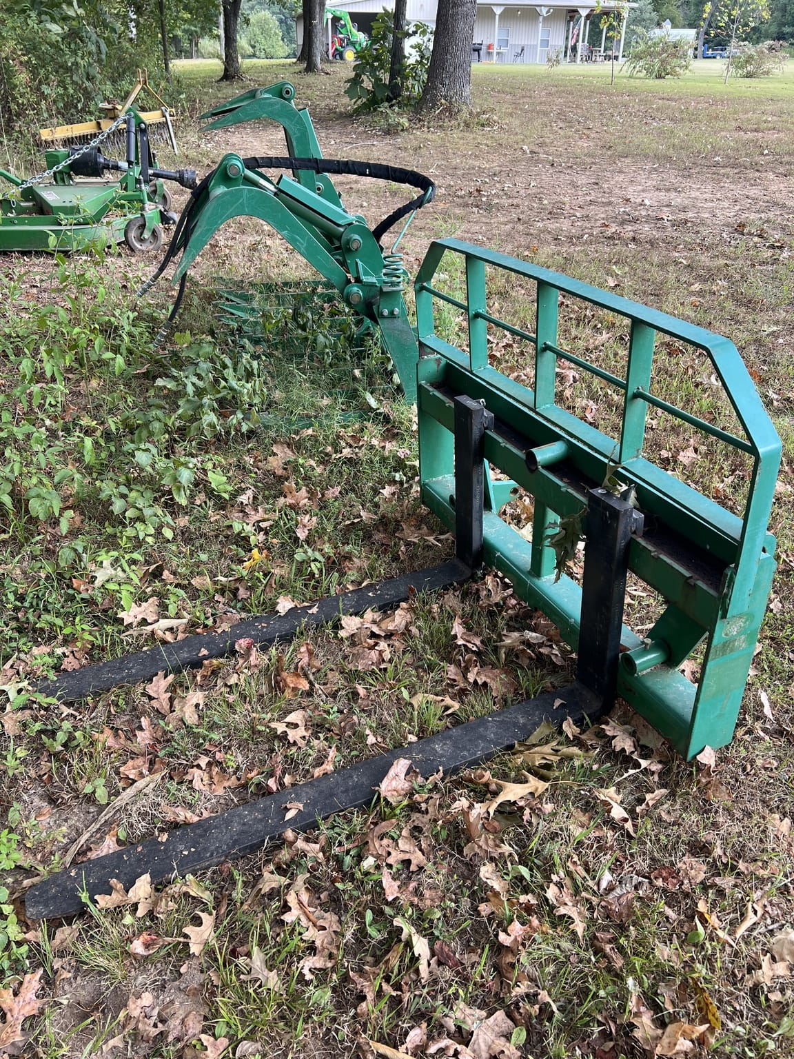 2017 John Deere GLOBAL PALLET FORKS Image
