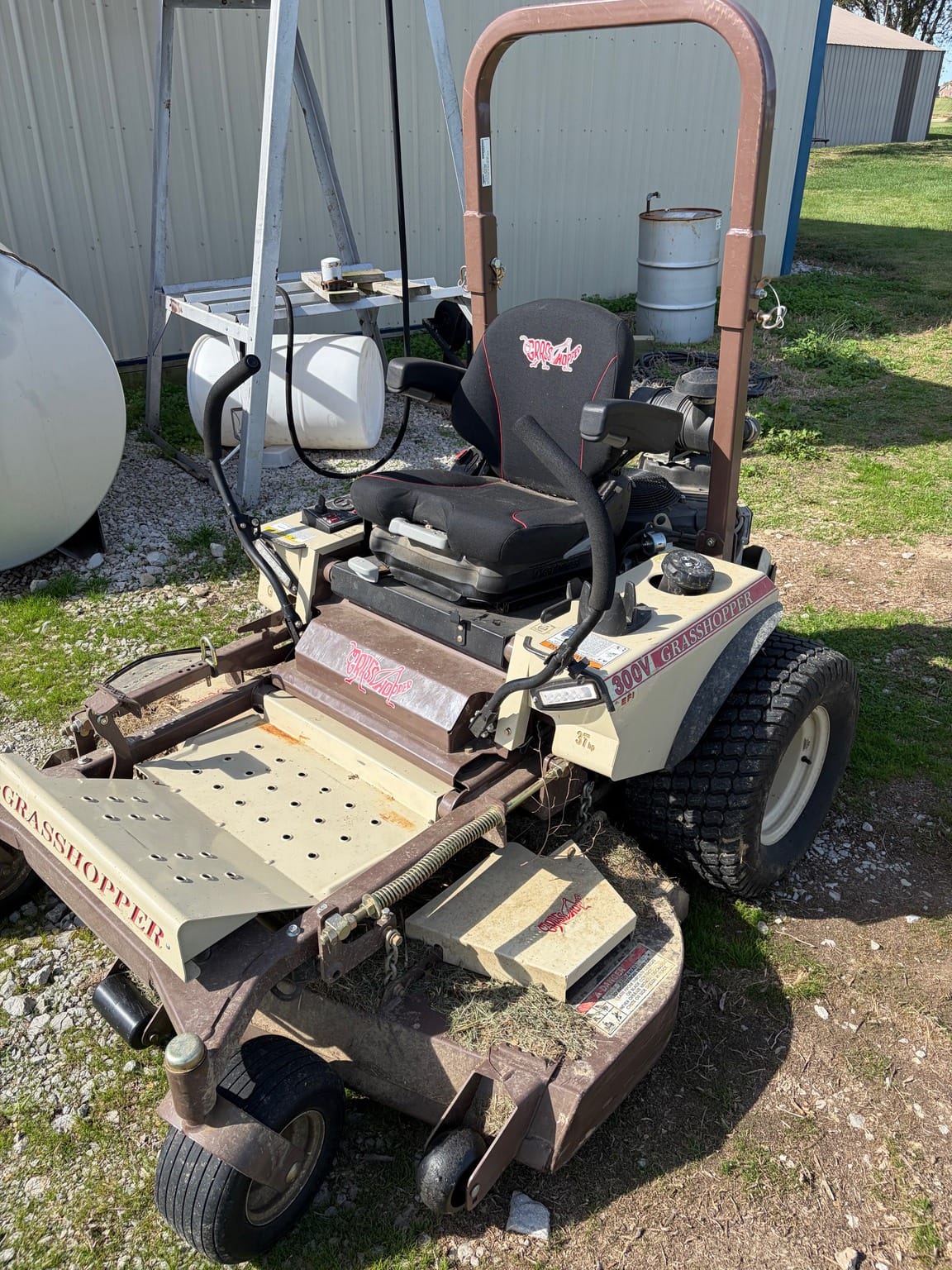 2022 Grasshopper 300V EFI Image