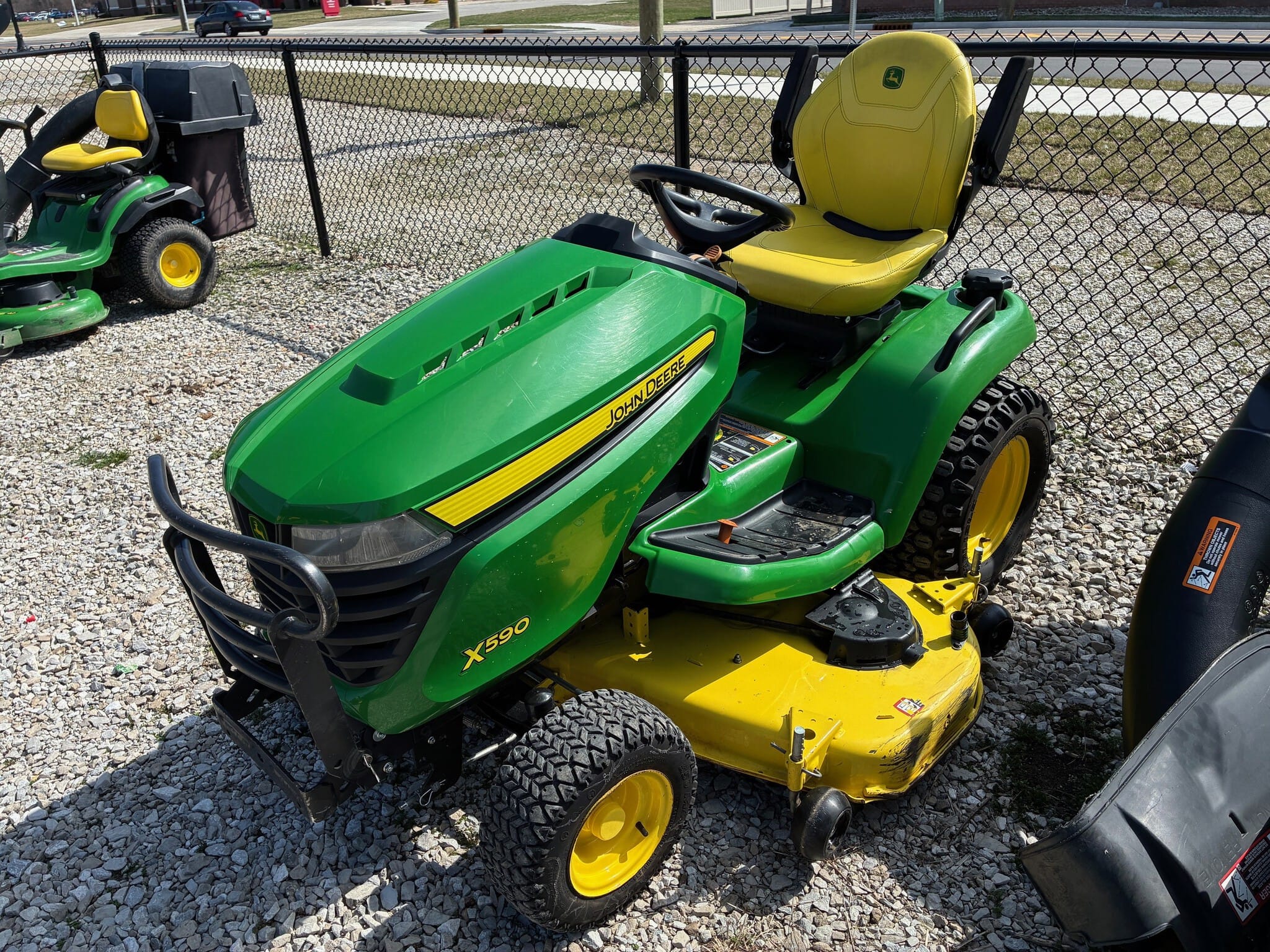 2022 John Deere X590 Image
