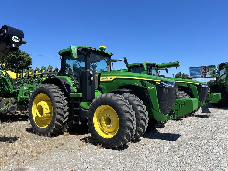 2023 John Deere 8R 370