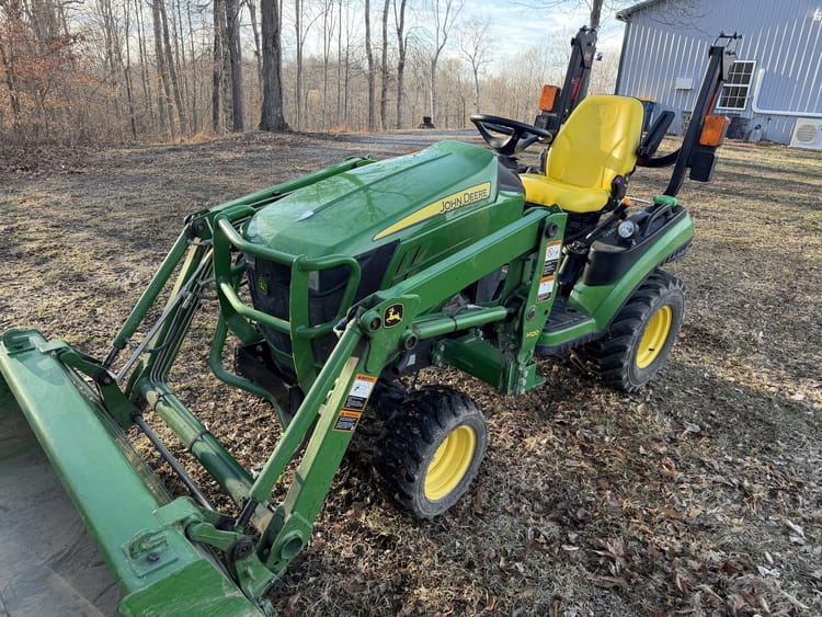 2016 John Deere 1025R Image