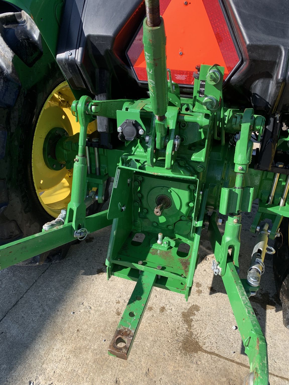 2022 John Deere 5045E Image