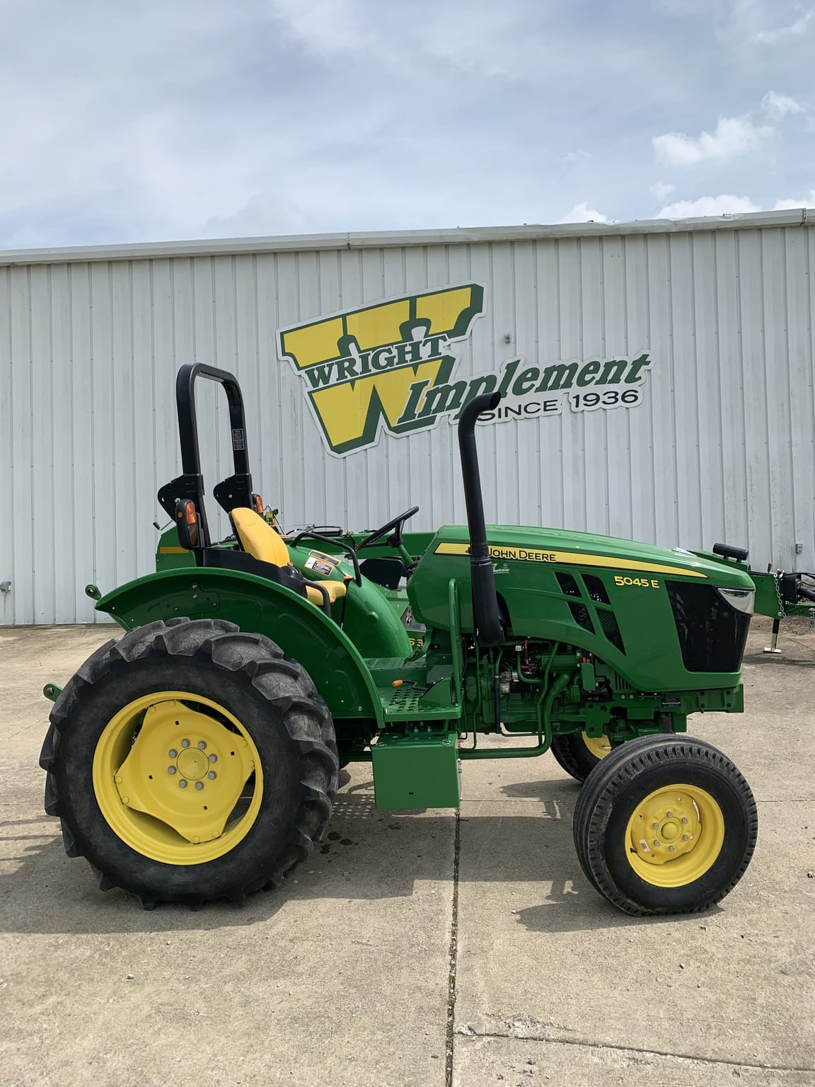 2022 John Deere 5045E Image