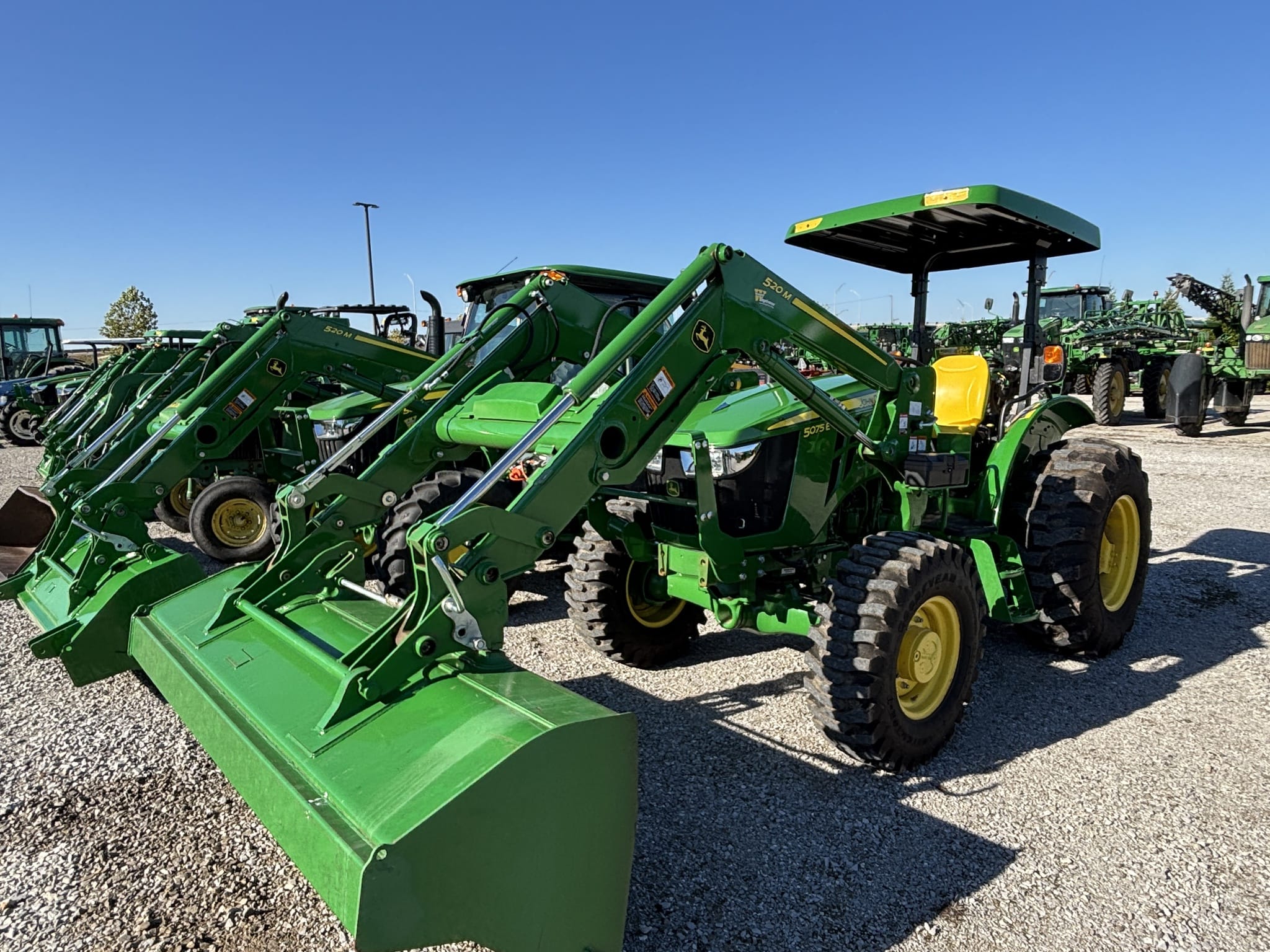 2022 John Deere 5075E Image