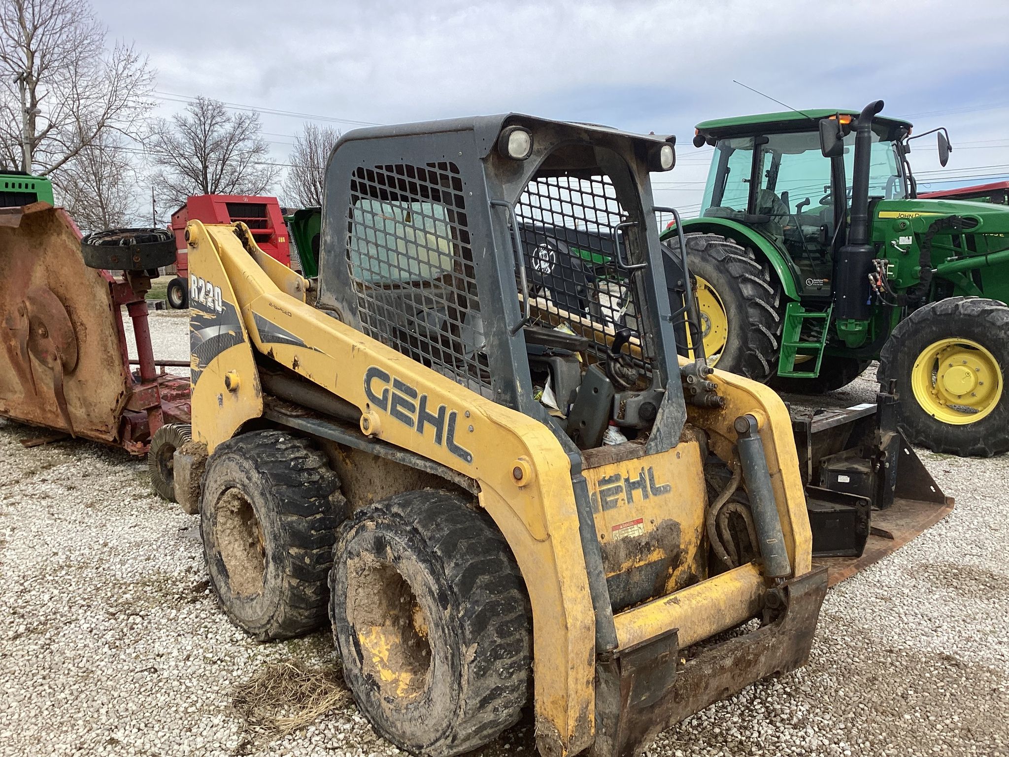 2015 Gehl R220 Image