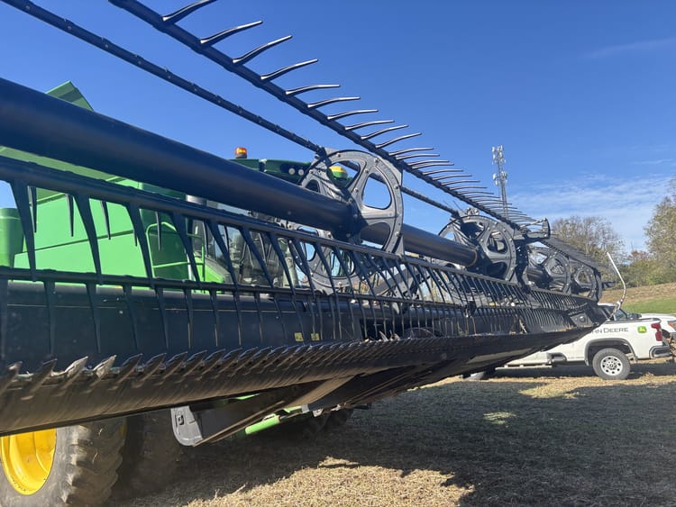 2016 MacDon FD75-35 Image