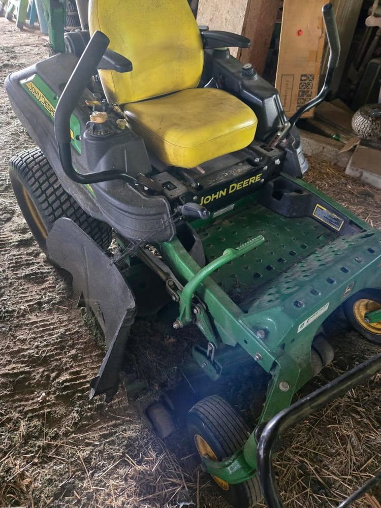 2013 John Deere Z915B Image