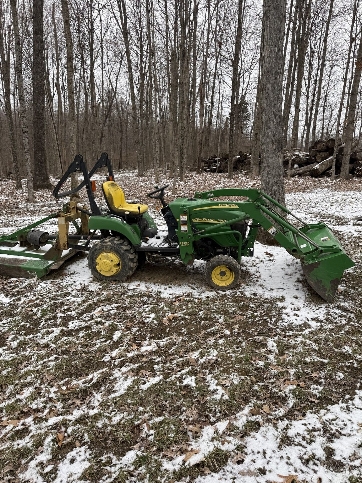 2007 John Deere 2305 Image