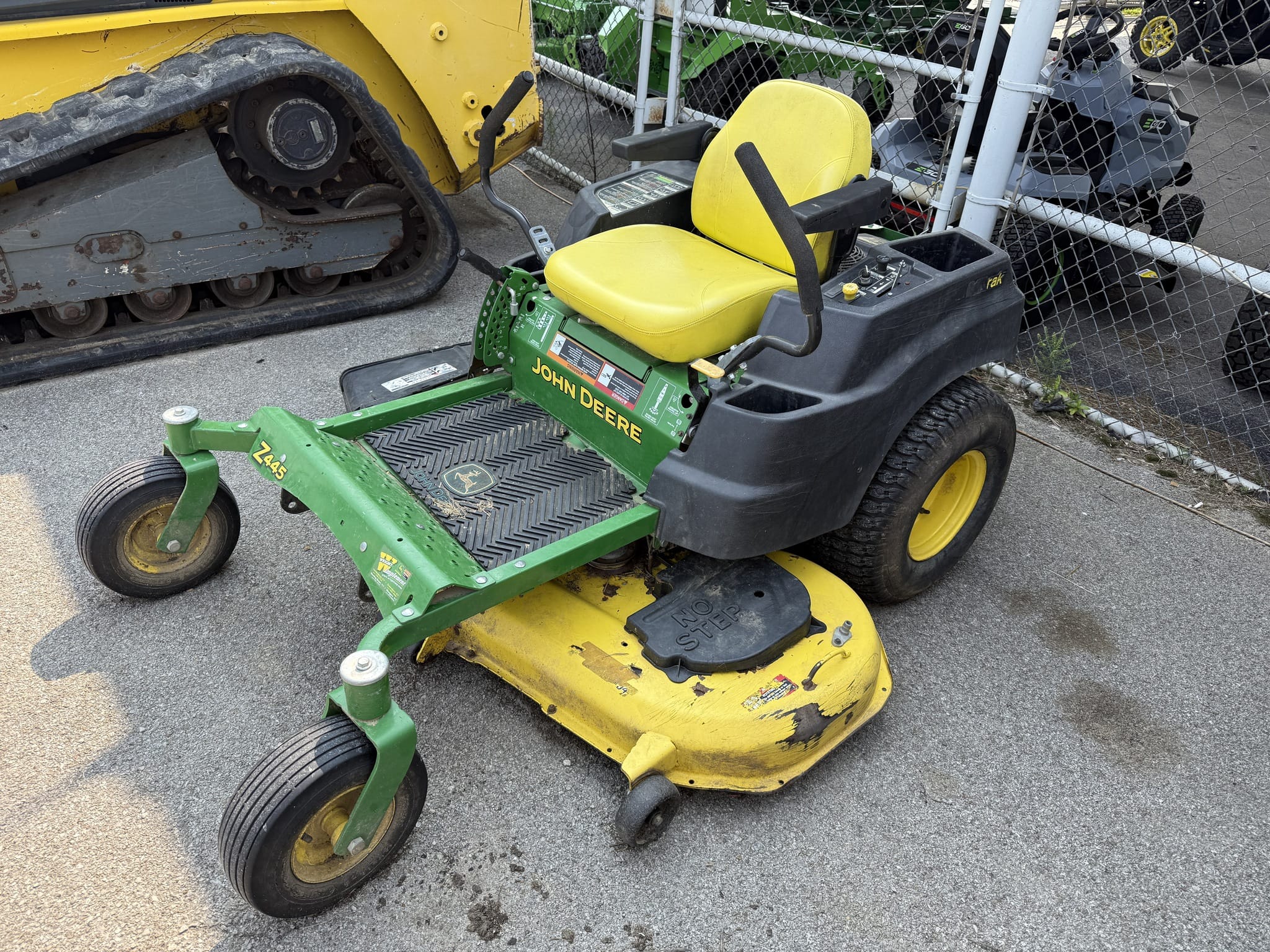 2015 John Deere Z445 Image