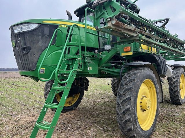 2015 John Deere R4030 Image