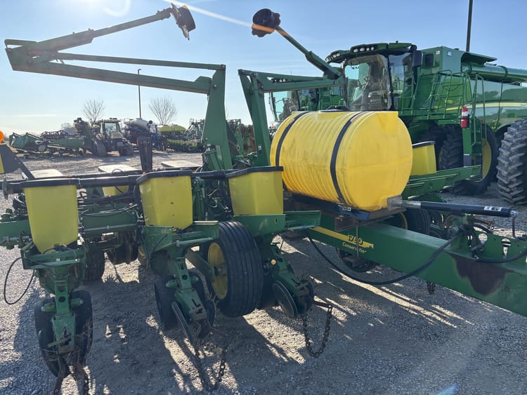 2002 John Deere 1760 Image