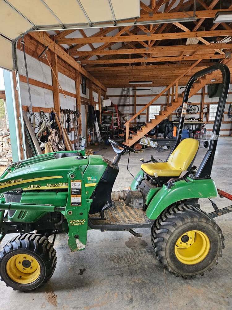 2007 John Deere 2305 Image