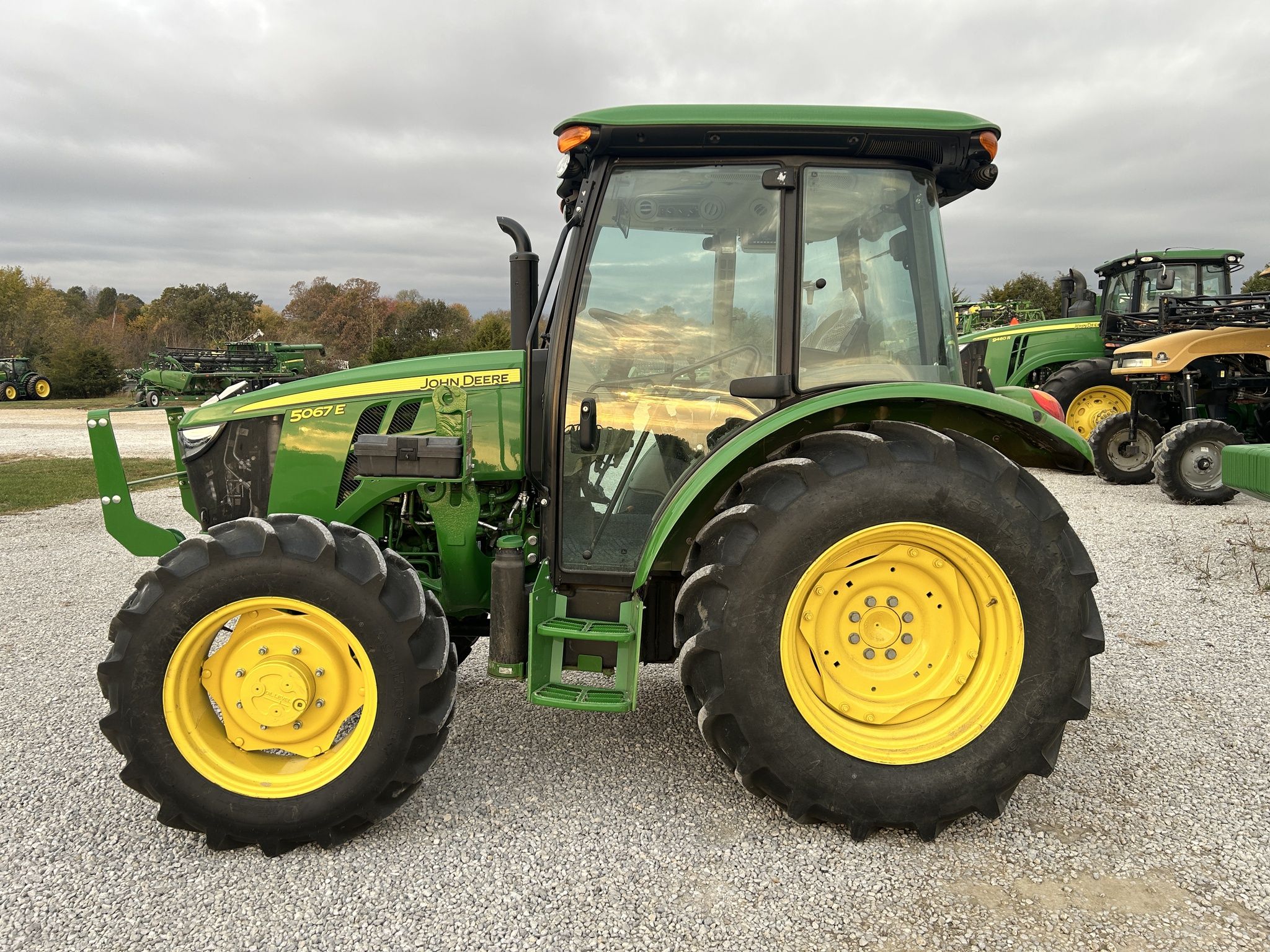 2023 John Deere 5067E Image