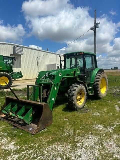 2002 John Deere 6420 Image