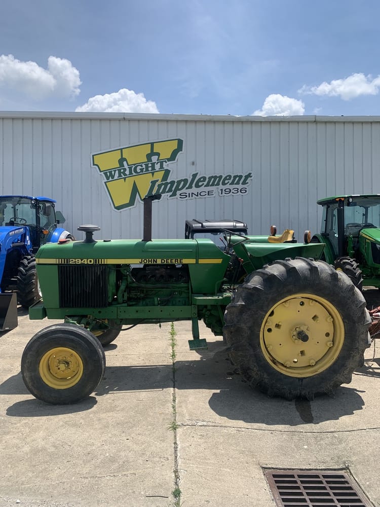 1981 John Deere 2940 Image