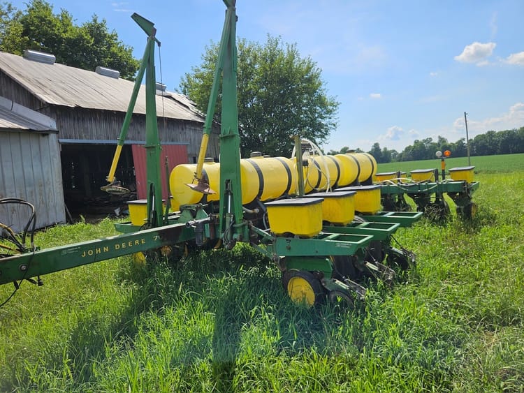 1985 John Deere 7000 Image