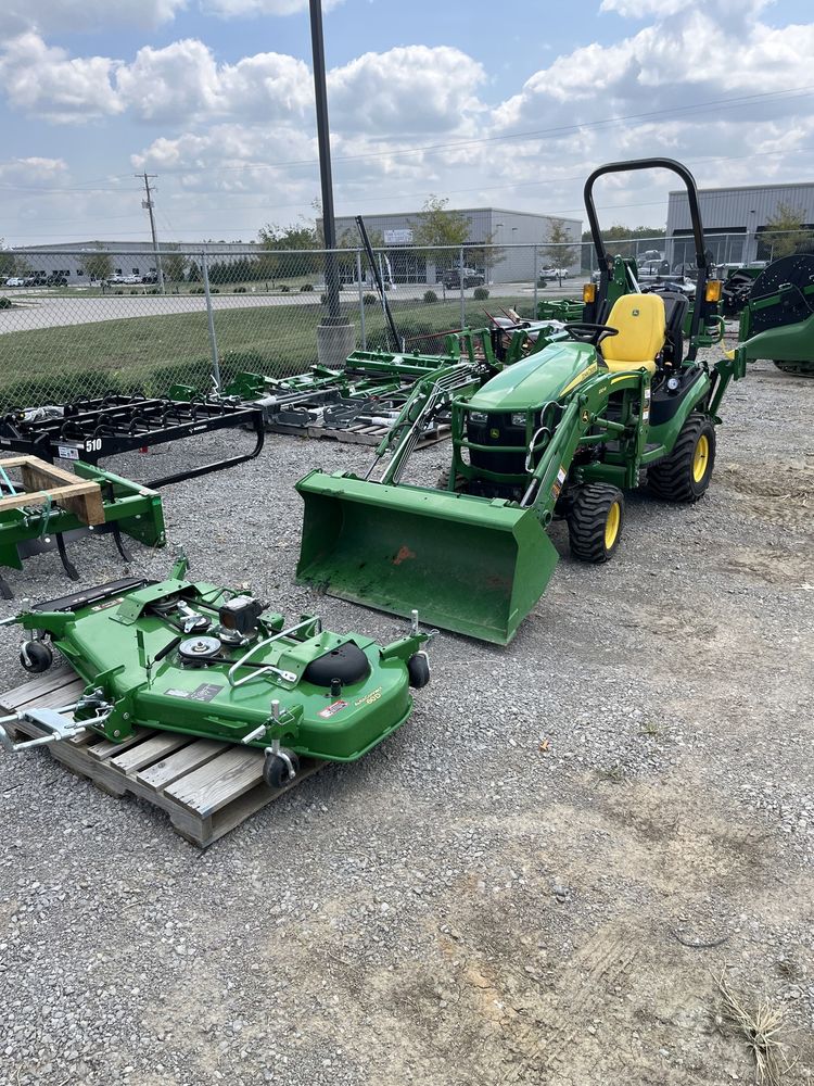 2022 John Deere 1025R