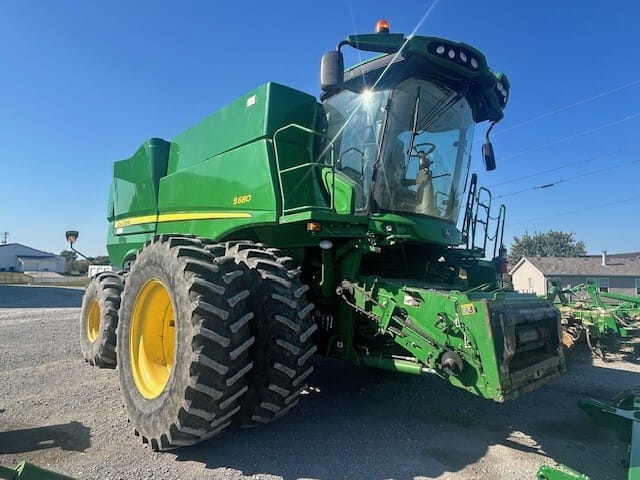 2016 John Deere S680 Image