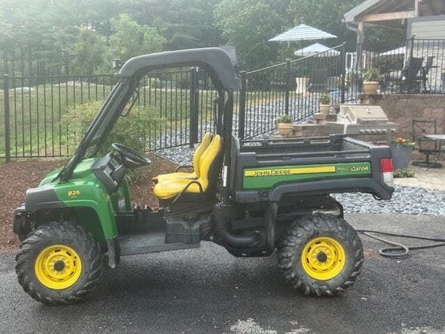 2013 John Deere XUV 825I GREEN Image
