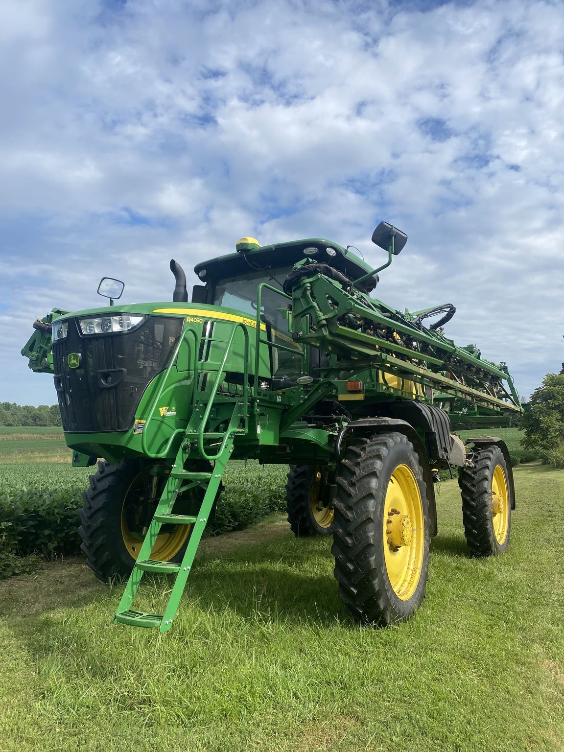 2018 John Deere R4030 Image