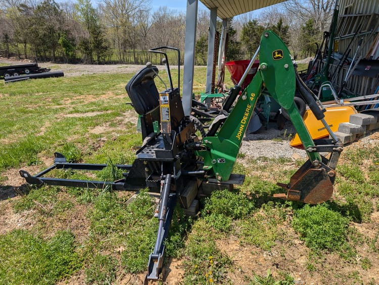 2015 John Deere 2032R Image