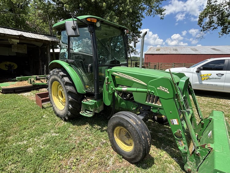 2004 John Deere 5520 Image