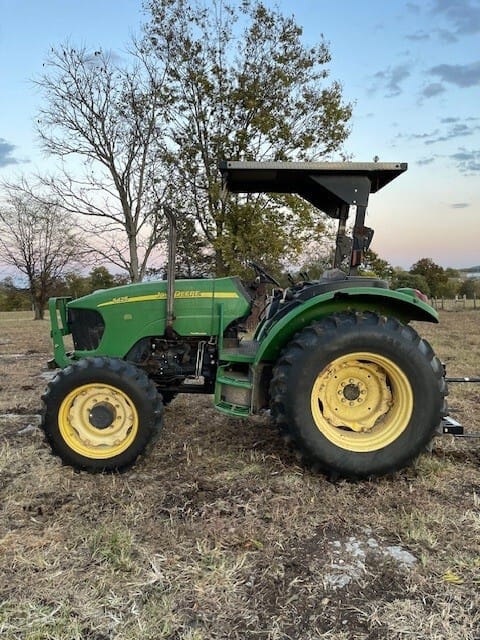 2005 John Deere 5425 Image