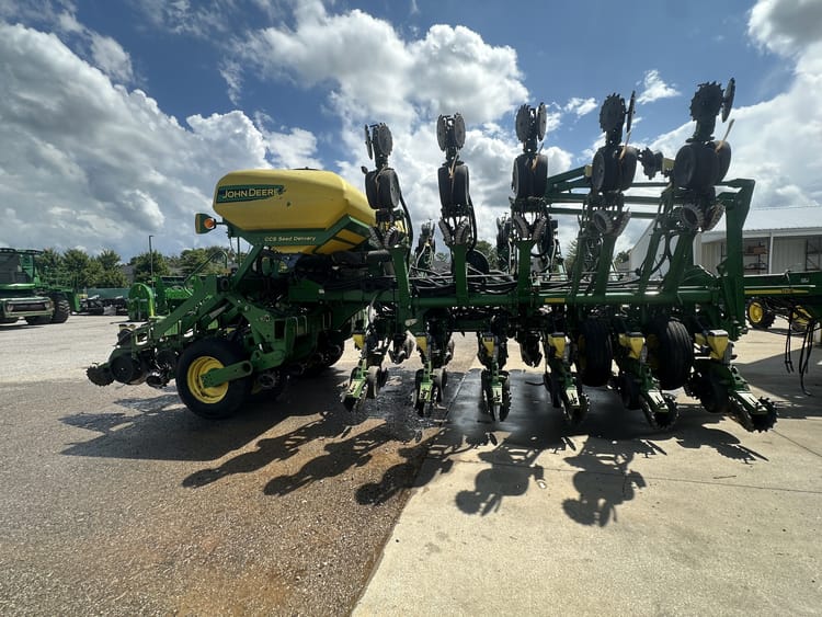 2007 John Deere 1790 Image