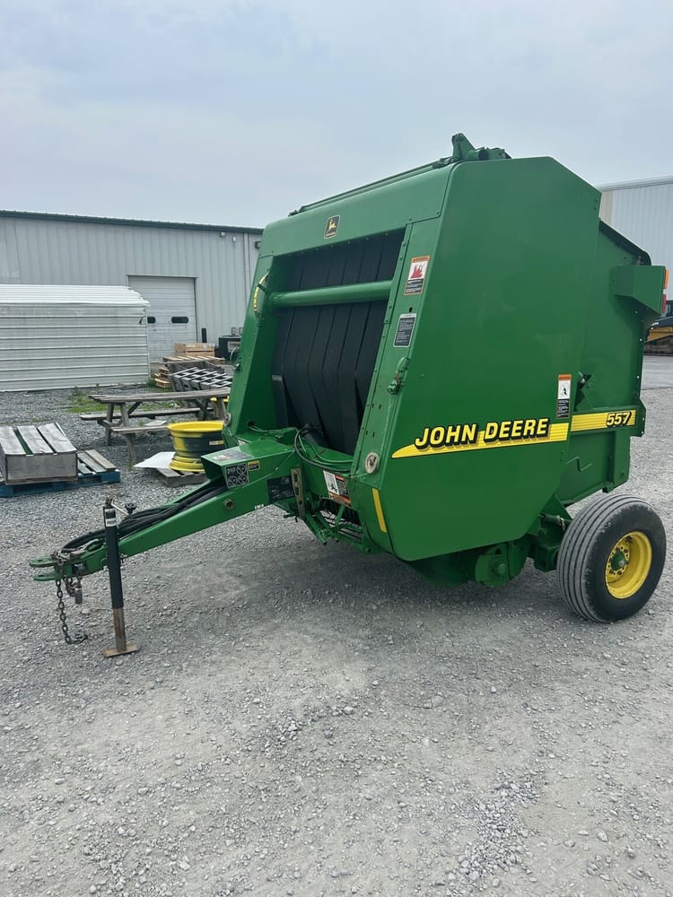 2001 John Deere 557 Image