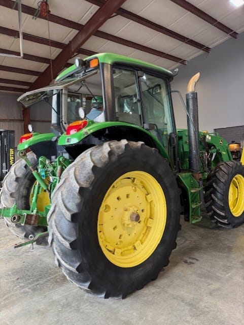 2013 John Deere 6115M Image
