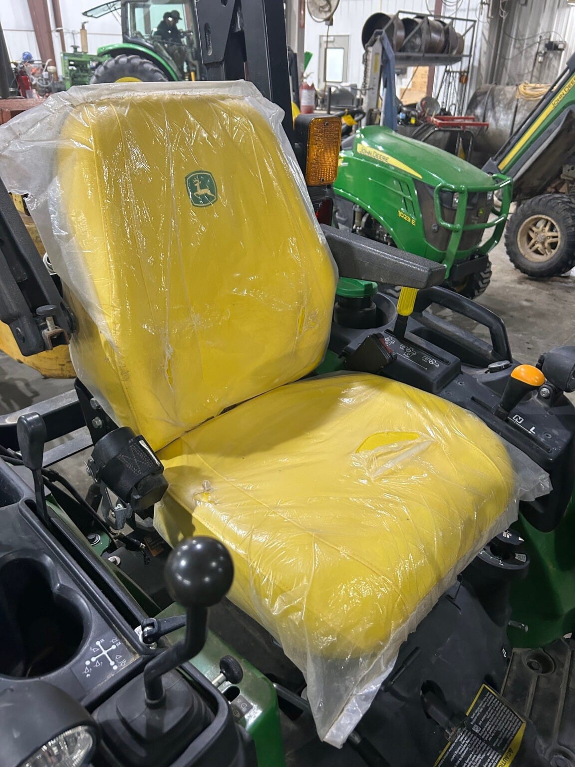 2021 John Deere 2025R Image